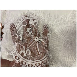 Dentelle Chantilly Blanche Au Mètre En Grande Largeur , Pour Mariage Et Lingerie De Luxe.