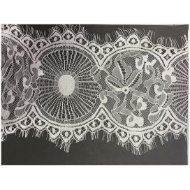 Dentelle Chantilly Blanche Au Mètre En Grande Largeur , Pour Mariage Et Lingerie De Luxe.