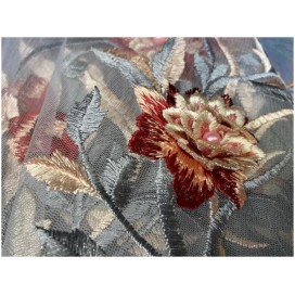 Dentelle  Brodé  Au Mètre En Motifs Fleurs Sur Tulle Gris Perle
