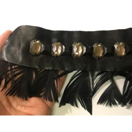 Applique à coudre  en cuir et strass.