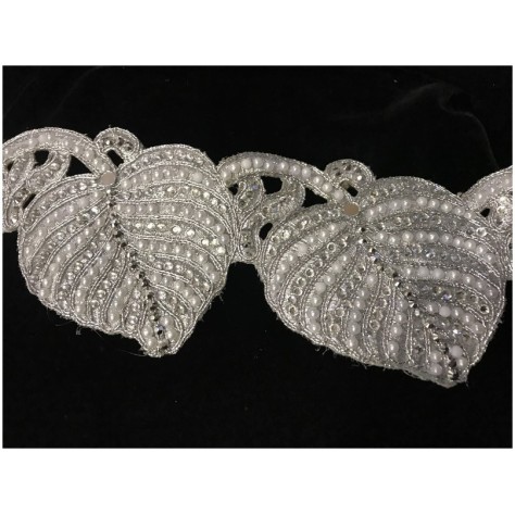 Galon Ruban Brodé Argenté En Perles Blanches Et Strass  Pour Décorations Caftans Et Customisations.