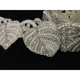 Galon Ruban Brodé Argenté En Perles Blanches Et Strass  Pour Décorations Caftans Et Customisations.