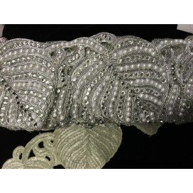 Galon Ruban Brodé Argenté En Perles Blanches Et Strass  Pour Décorations Caftans Et Customisations.
