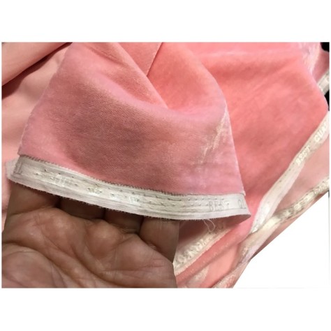Tissu Velours Rose  En Grande Largeur Pour Vetements Et Ameublement