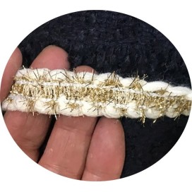 Galon Au Mètre Style " Chanel" Ecru au Mètre Orné de Fil Doré