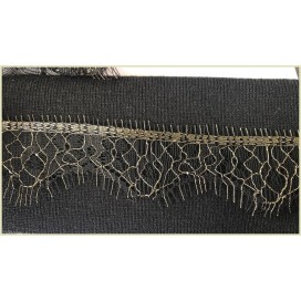 Dentelle Chantilly Noir Filé Or Couture Au Mètre