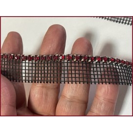 Ruban Strass Rouge Sur Filet Noir Au Mètre Couture