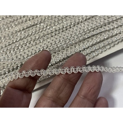 Galon Passementrie Ecru et Argenté  A Coudre.