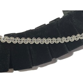 Galon Passementrie Ecru et Argenté  A Coudre.