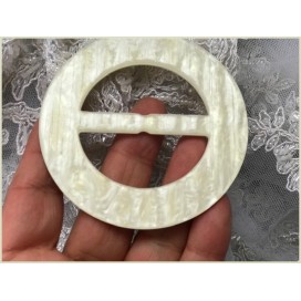 Boucle Ceinture Ronde Fantaisie Nacré Ecru En 8 Cm A Coudre.