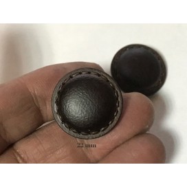 Bouton simili Cuir Mat Marron Choco en diamètre 22 mm avec Impression Sellier à coudre