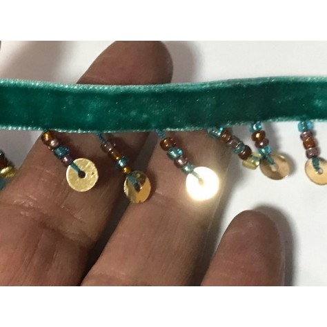 Frange En 2.5 cm en Perlé au mètre sur ruban velours vert