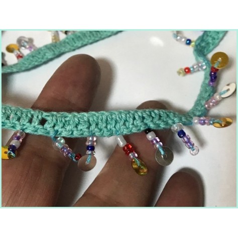 Frange En 2 cm en Perlé Vert au mètre sur ruban macramé