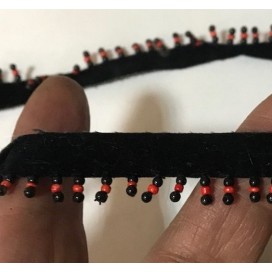 Frange En 1.5 cm en Perlé au mètre sur ruban velours Noir