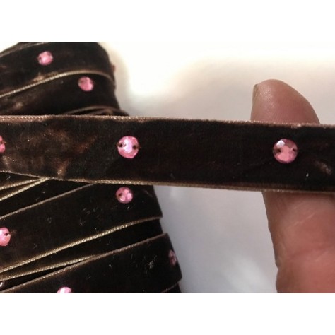 Ruban Velours Srass en 15 mm Marron Pour  Customisations.