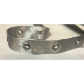 Bande à Oeuillet Sur Satin Gris Au Mètre  Coudre Pour Agrafage et Serrage