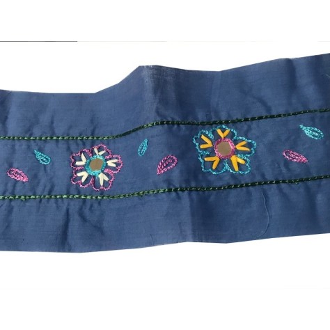 Broderie Anglaise Bleu Indigo Brodé Miroir Au Mètre En 9 Cm.