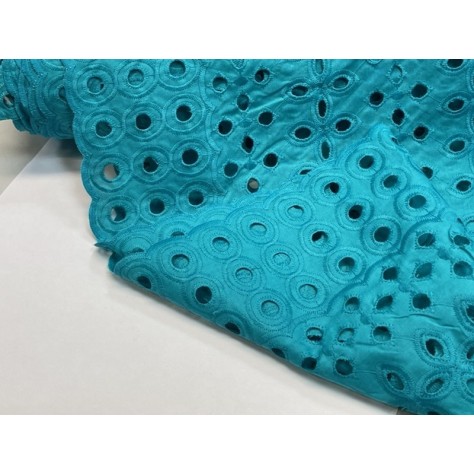 Broderie Anglaise Vert Canard En Tissu  Ajourée En Coton  Au Mètre En Grande Largeur