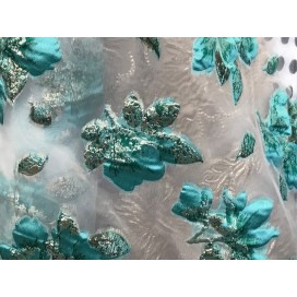 Tissu Brocart Au Mètre De Luxe En Motifs Fleurs Floqué Vert Emeraude et Doré Imprimés Et En Relief .