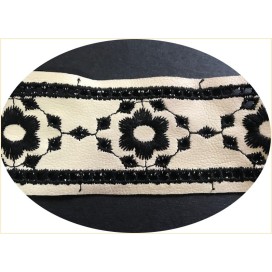 Ruban Simili Cuir Brodé Ecru Au Mètre En  5 Cm  A Coudre Pour Vetements  Décorations