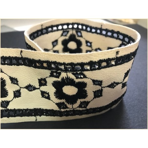 Ruban Simili Cuir Brodé Ecru Au Mètre En  5 Cm  A Coudre Pour Vetements  Décorations