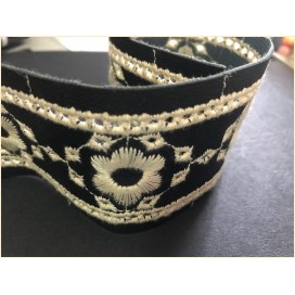Ruban Simili Noir Brodé En Ecru Au Mètre En  5 Cm  A Coudre Pour Vetements  Décorations
