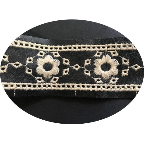 Ruban Simili Noir Brodé En Ecru Au Mètre En  5 Cm  A Coudre Pour Vetements  Décorations