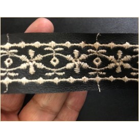 Ruban Simili Noir Brodé En Ecru Au Mètre En 35 mm  A Coudre Pour Vetements  Décorations