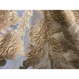 Tissu Brocart Au Mètre De Luxe En Motifs Fleurs Floqué Doré or Sur Organza Imprimés Et En Relief .