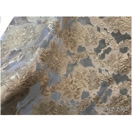 Tissu Brocart Au Mètre De Luxe En Motifs Fleurs Floqué Doré or Sur Organza Imprimés Et En Relief .