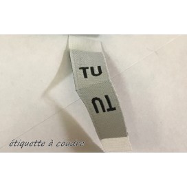 Etiquette De Vêtements Blanches " Tailles Unique " Par 100 Pièces  Découpées A Coudre, Contexture Pour Confection.