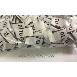 Etiquette De Vêtements Blanches " Tailles Unique " Par 100 Pièces  Découpées A Coudre, Contexture Pour Confection.