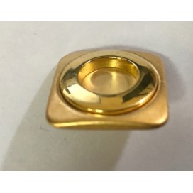 Bouton Carré Doré Couture Diamètre 20 mm.