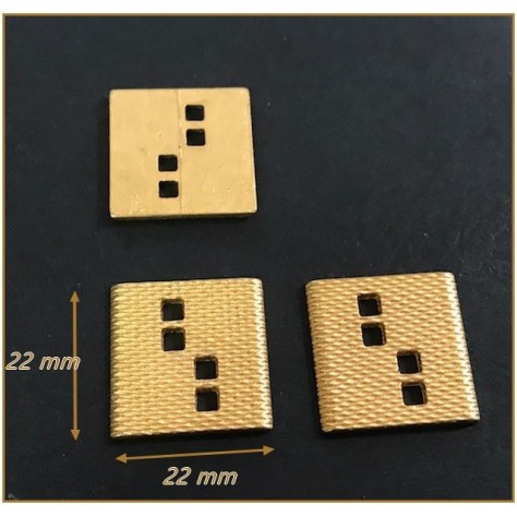 Bouton Doré Carré Mètal Couture Diamètre 22 mm.