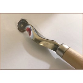 roulette à patron dentelée manche en bois pour la couture