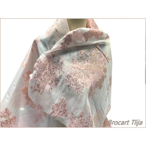 Brocart Tlija Au Mètre De Luxe En Motifs Fleurs Doré Or Sur Organza Rose Pour Robes, Tailleurs Et Caftans
