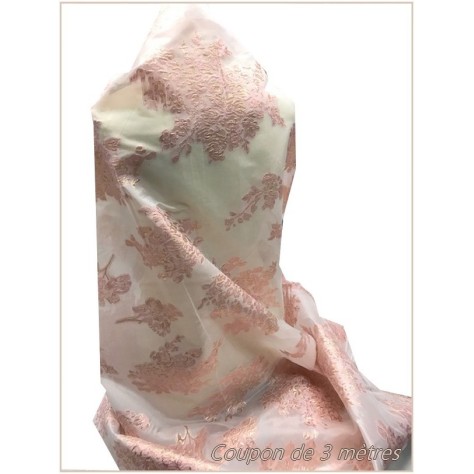 Brocart Tlija Au Mètre De Luxe En Motifs Fleurs Doré Or Sur Organza Rose Pour Robes, Tailleurs Et Caftans