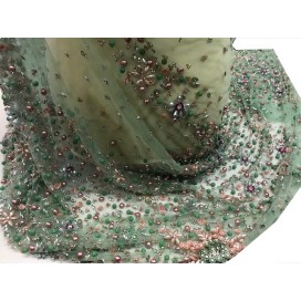 Tissu Haute Couture Pérlé Sur Résille Vert Tilleul Pour Caftans Et Cérémonies.