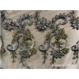 Dentelle Perlée Au Mètre Doré Or Sur fond noir En Grande Largeur Pour Caftan Et Cérémonie.