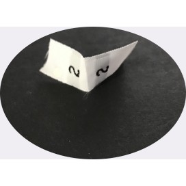 Etiquette De Vêtements Blanches " Taille 2" Par 100 Pièces  A Coudre, Contexture Pour Confection.