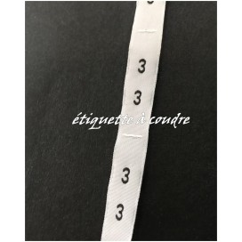 Etiquette De Vêtements Blanches " Taille 3" Par 100 Pièces  A Coudre, Contexture Pour Confection.