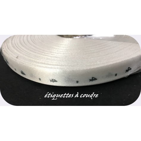 1000 Etiquettes De Vêtements " Taille 4" Par 1000 Pièces  A Coudre, Contexture Pour Confection.