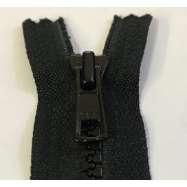 Zip Fermeture Injecté noir en 12 cm en Maille à Coudre  .
