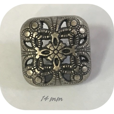 Bouton Argent Carré en Métal Couture Diamètre 14 mm.