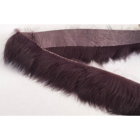 "Élégance naturelle : Ruban en Poil de Lapin Violet, Doux et Raffiné"