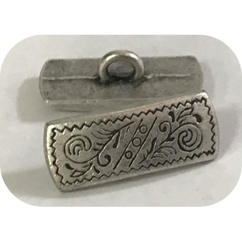 "Boutons de Manchettes argent poli : L'Élégance au Bout des Poignets"