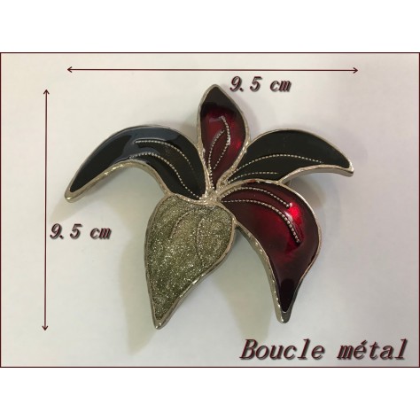 "Boucle en métal laquée : Élégance florale en Noir, Bordeaux et Argent"