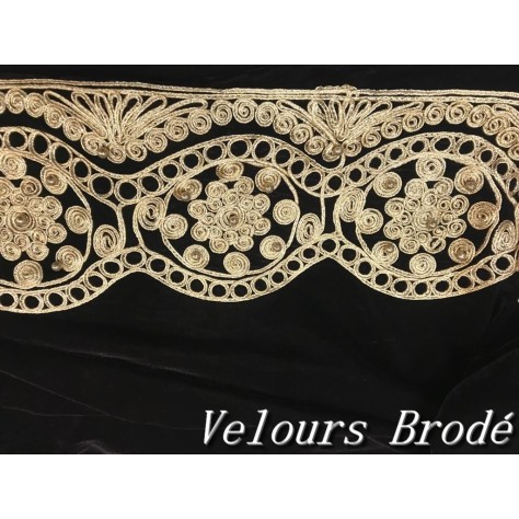 Tissu Velours Marron avec Broderie et Perles Dorées, Disponible au Mètre Couture :  Élégance Dorée