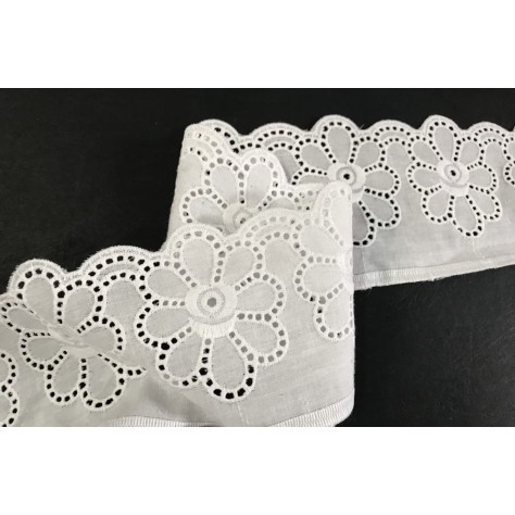 Broderie Anglaise En 7 Cm Blanche En Tissu Coton en motifs fleurs couture