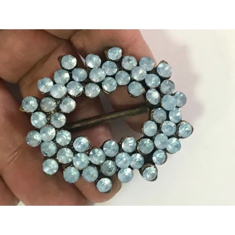 Boucle Strass Ciel : Sublimez vos vêtements avec une touche glamour